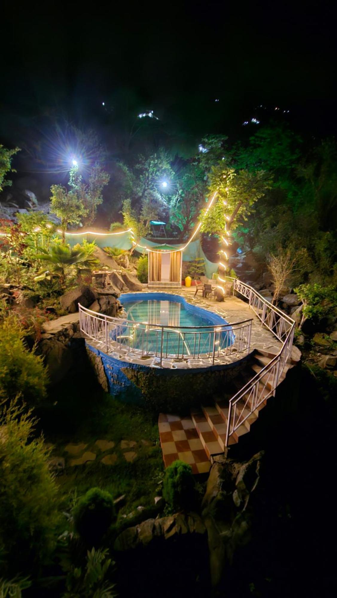 On The Rocks Hotel Kasauli Exterior foto