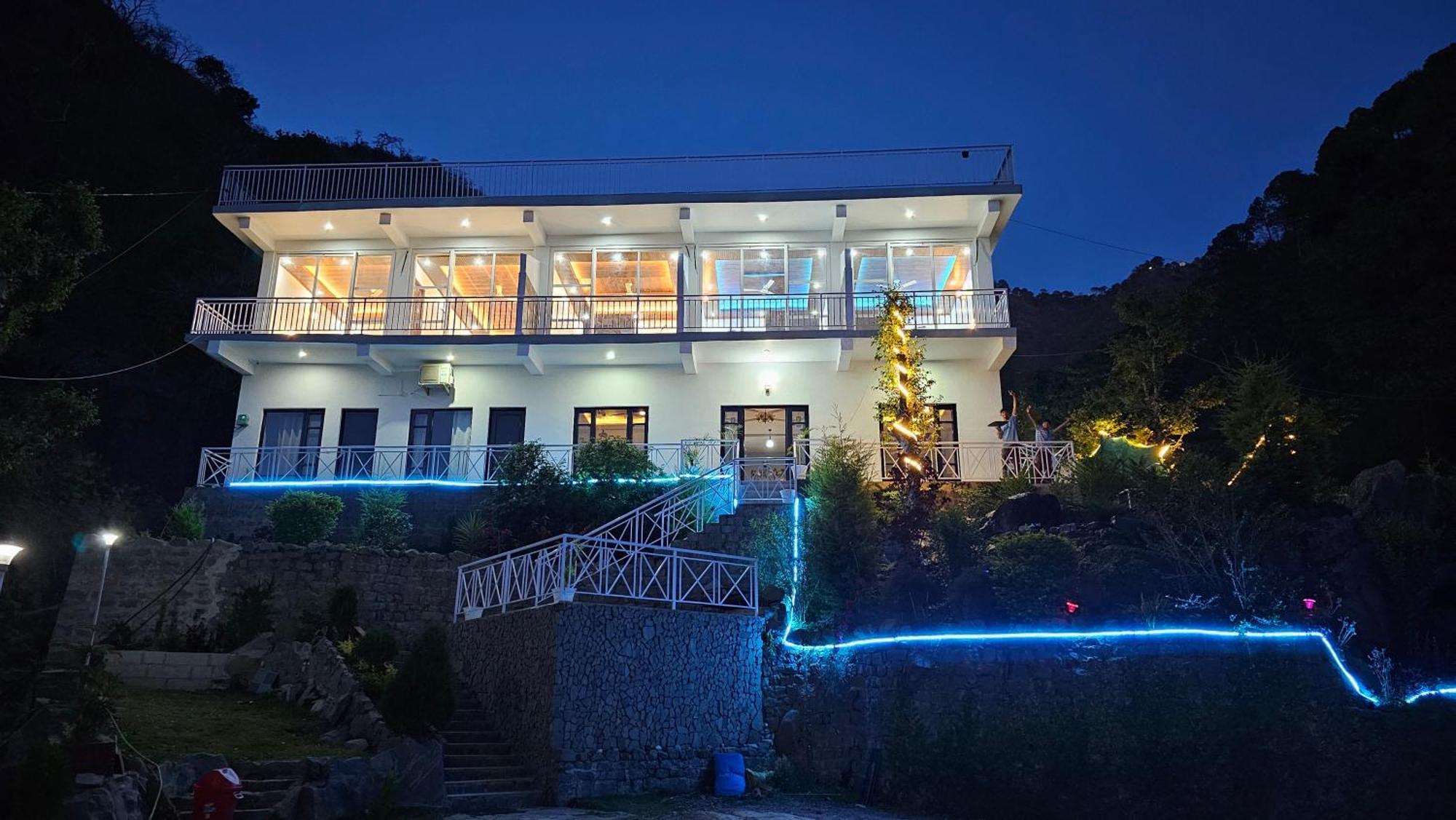 On The Rocks Hotel Kasauli Exterior foto