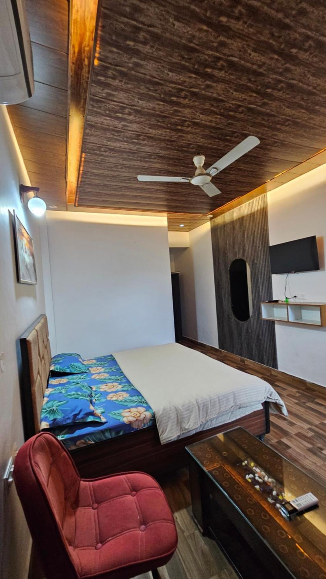 On The Rocks Hotel Kasauli Exterior foto