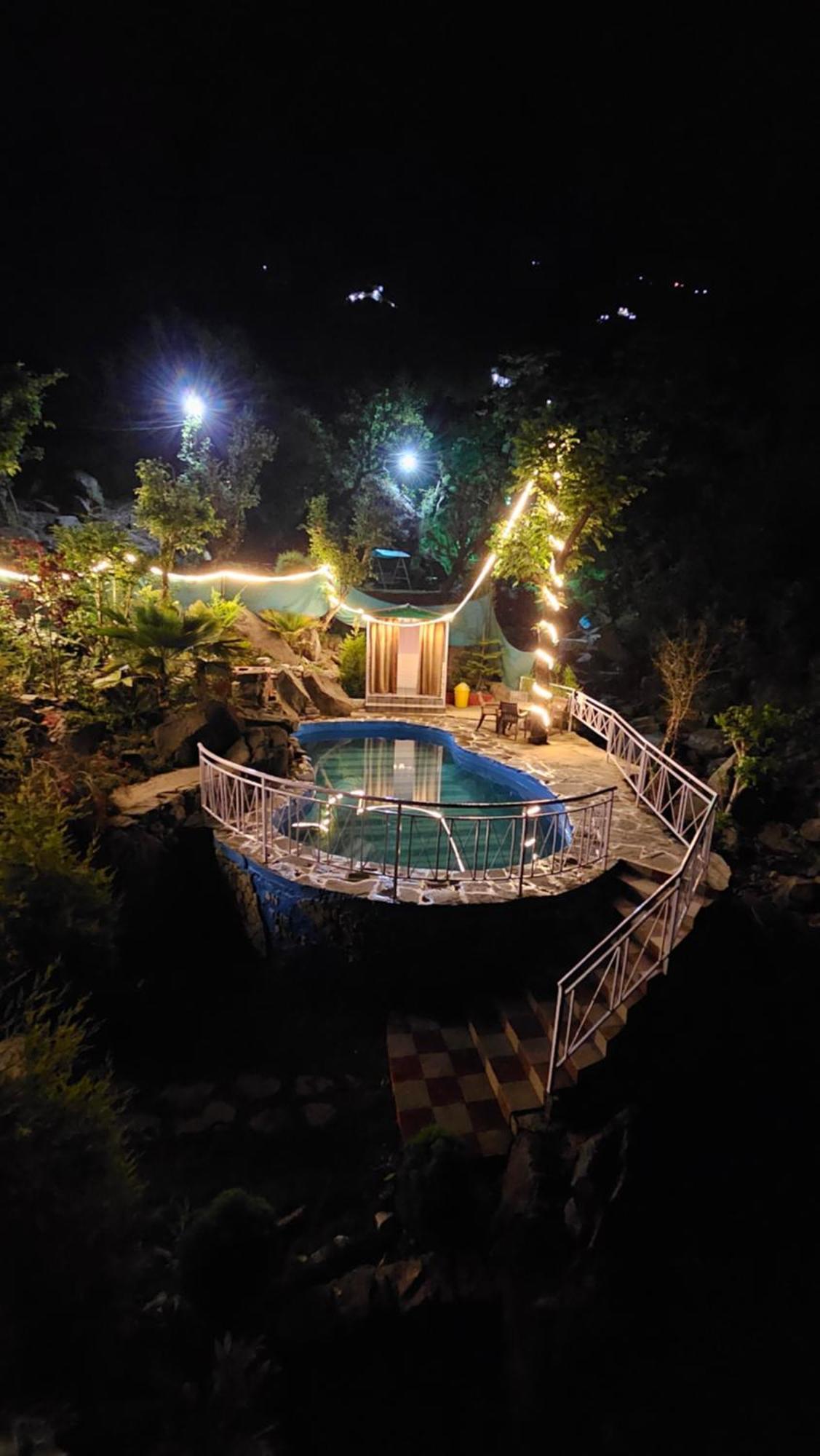 On The Rocks Hotel Kasauli Exterior foto