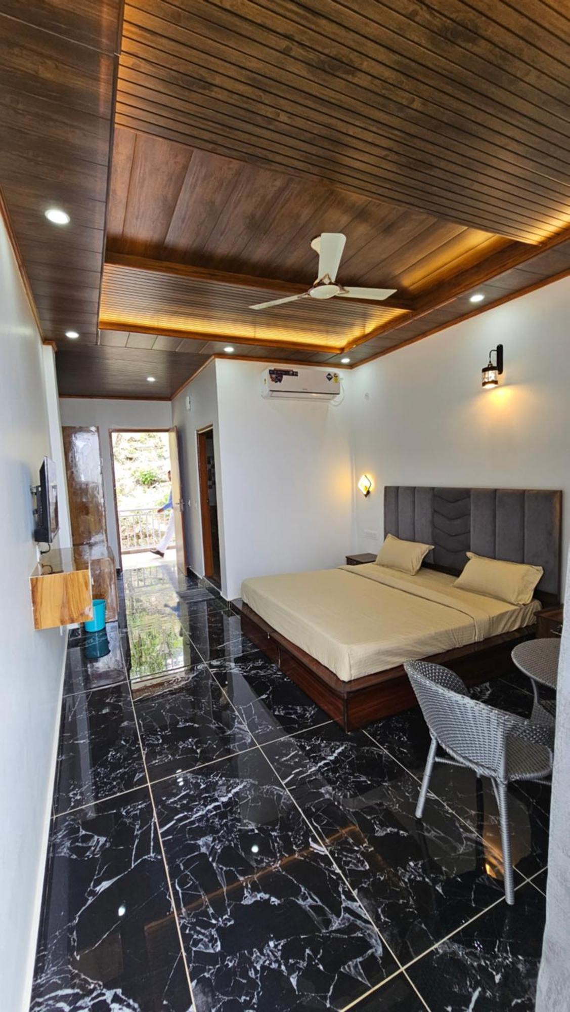 On The Rocks Hotel Kasauli Exterior foto